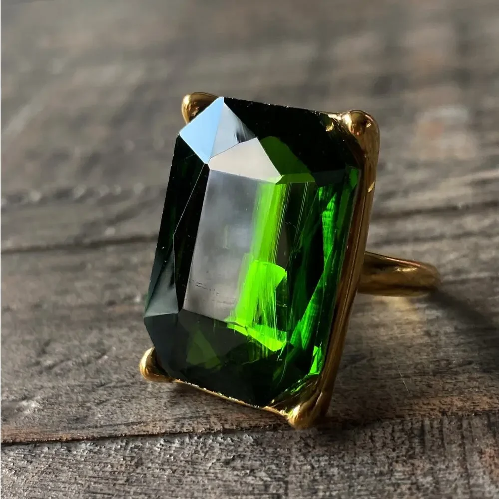 NEW Emerald Green Zirconium Stone Cocktail Ring